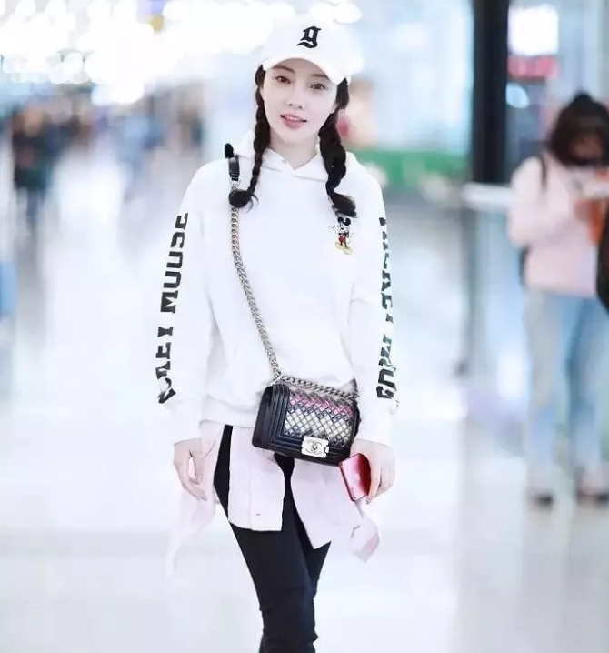 今年秋冬最chic！原來短發(fā)和帽子這么配啊！