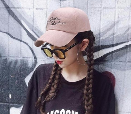 美麗的帽子，帶給你不一樣的春天